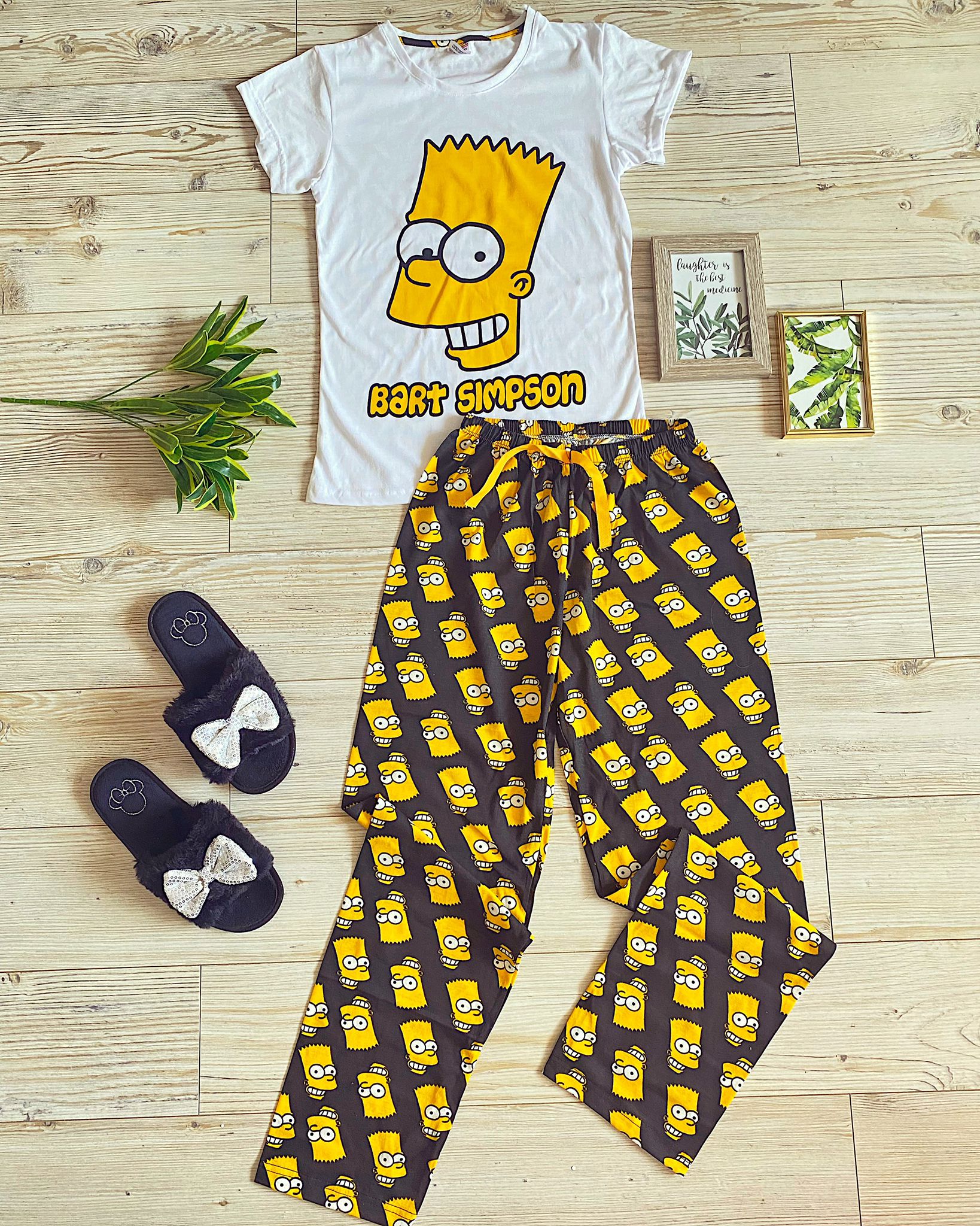 Pijama dama lunga alba cu negru imprimeu Bart